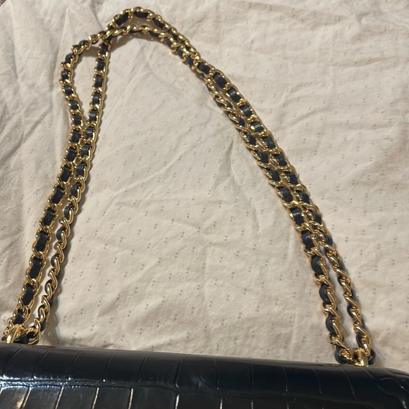 TORY BURCH Britten Embossed small adjustable shoulder bag - Picture 10 of 11